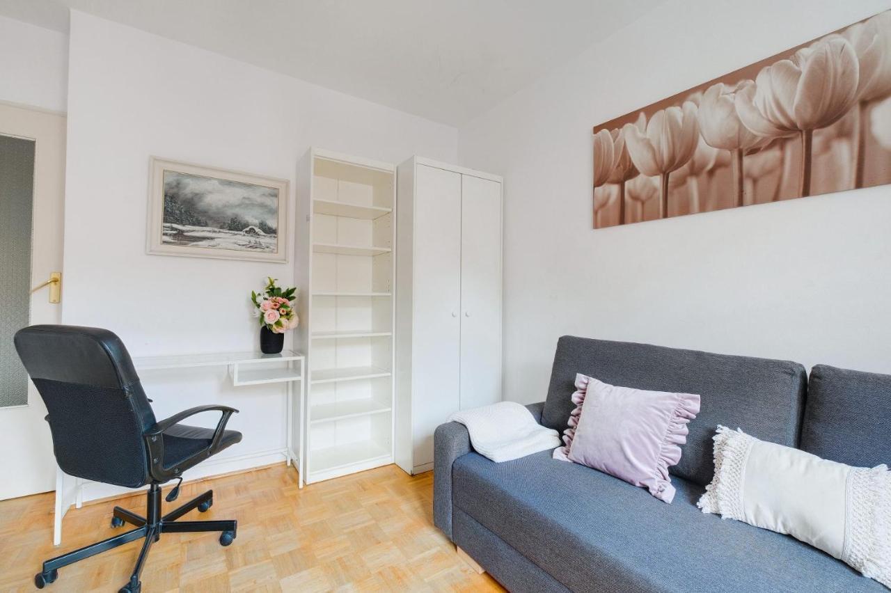 2 Bedroom Apartment In Green Location Warszawa Eksteriør billede