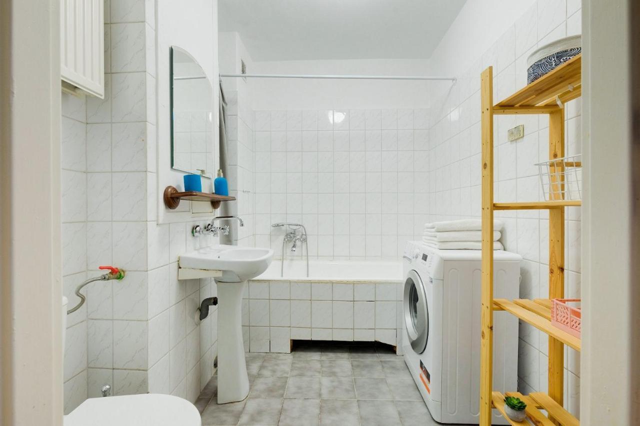 2 Bedroom Apartment In Green Location Warszawa Eksteriør billede