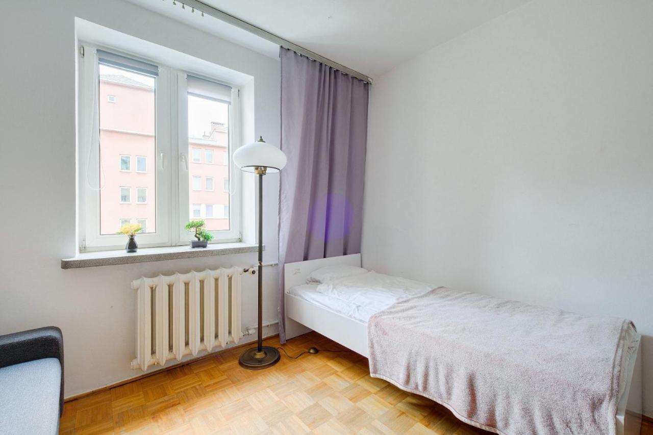 2 Bedroom Apartment In Green Location Warszawa Eksteriør billede